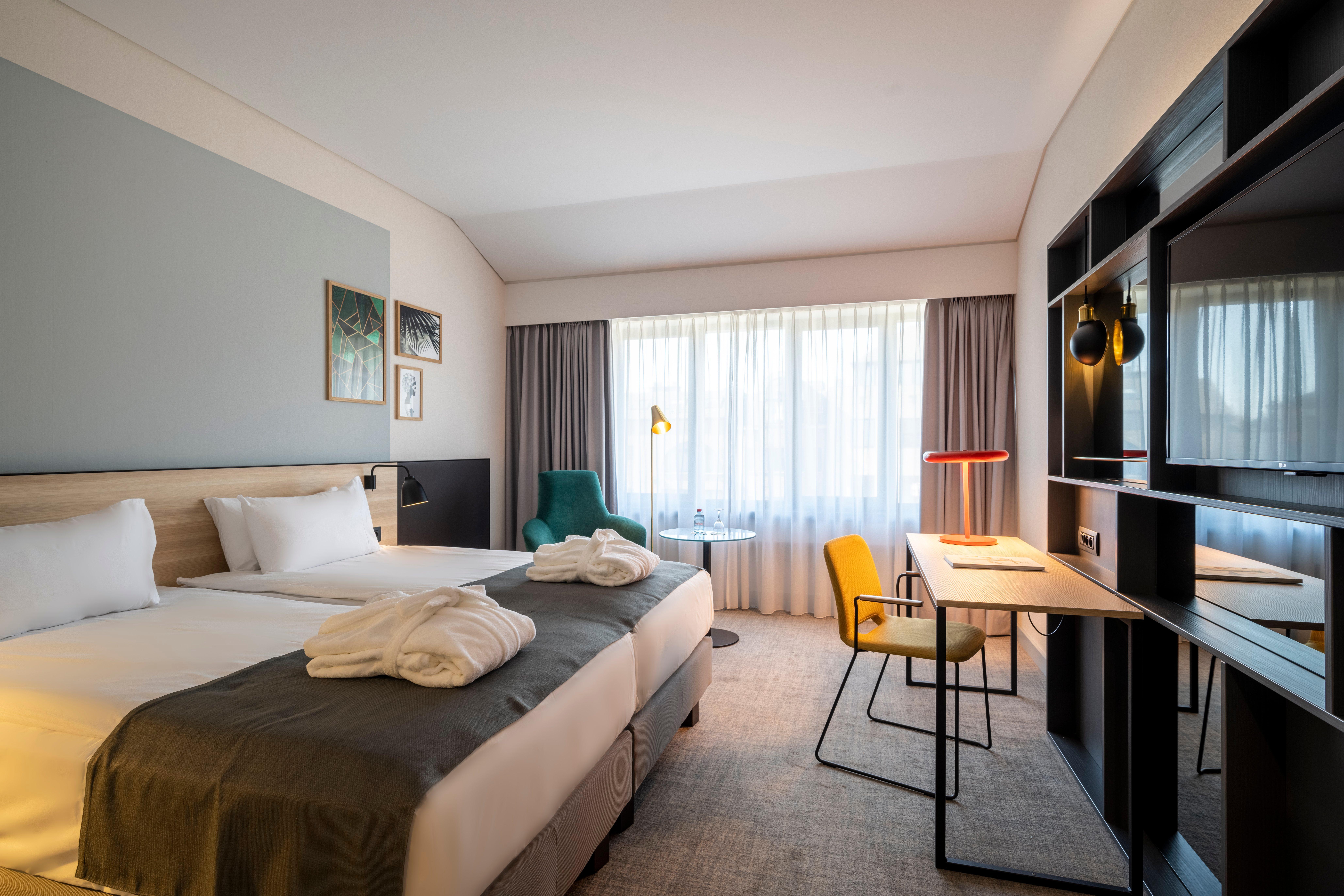 Holiday Inn Hasselt By Ihg Екстериор снимка