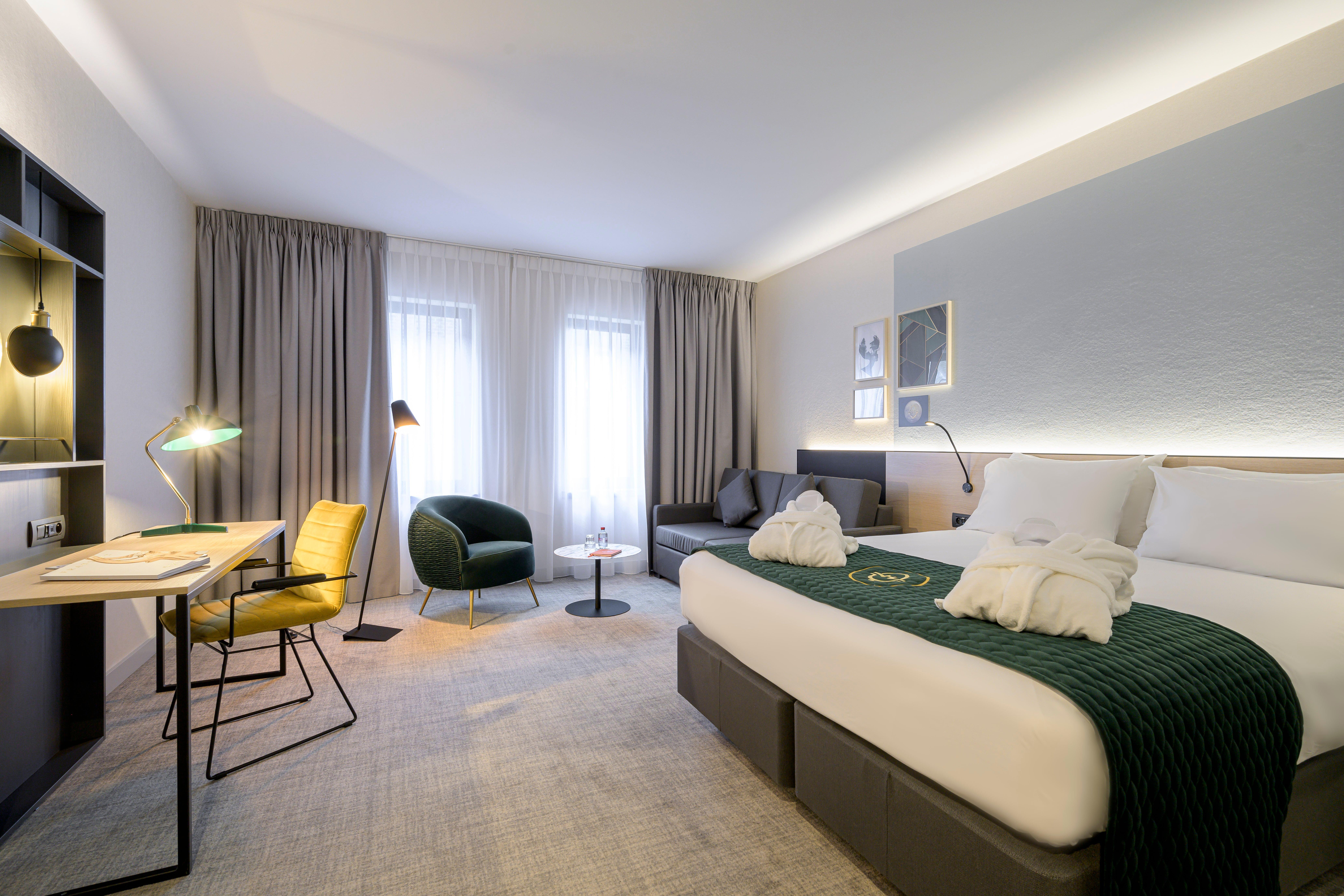 Holiday Inn Hasselt By Ihg Екстериор снимка