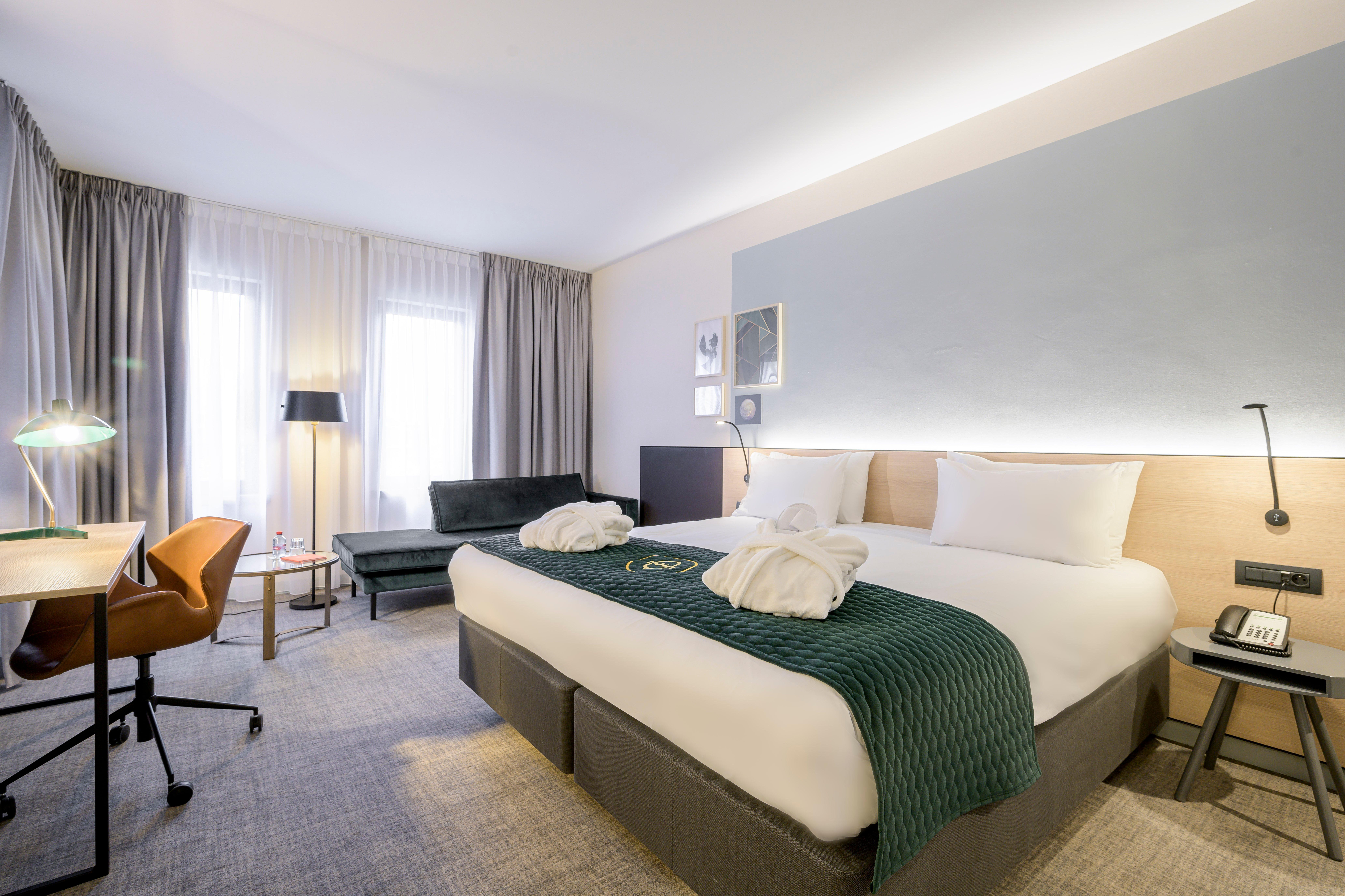 Holiday Inn Hasselt By Ihg Екстериор снимка