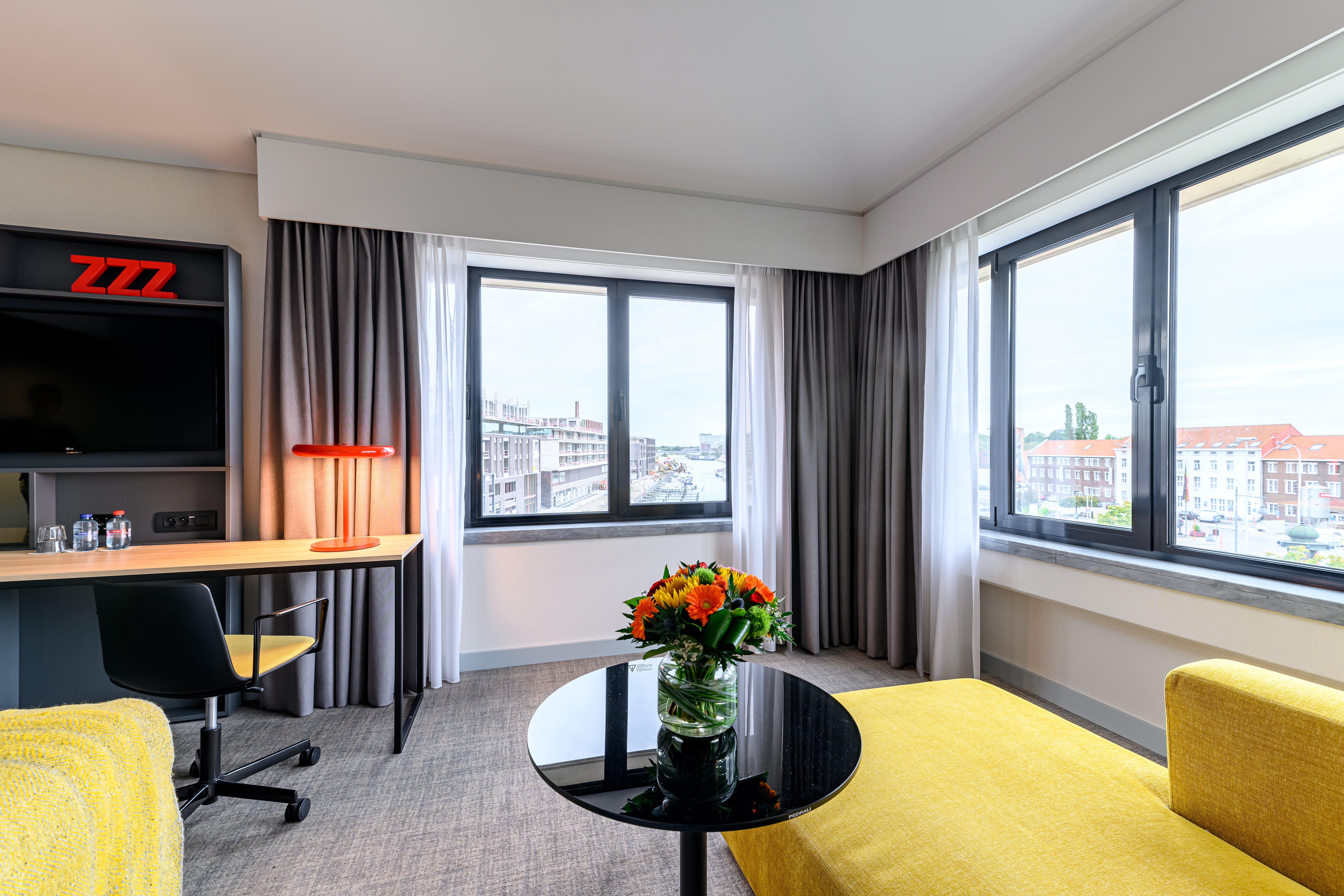 Holiday Inn Hasselt By Ihg Екстериор снимка